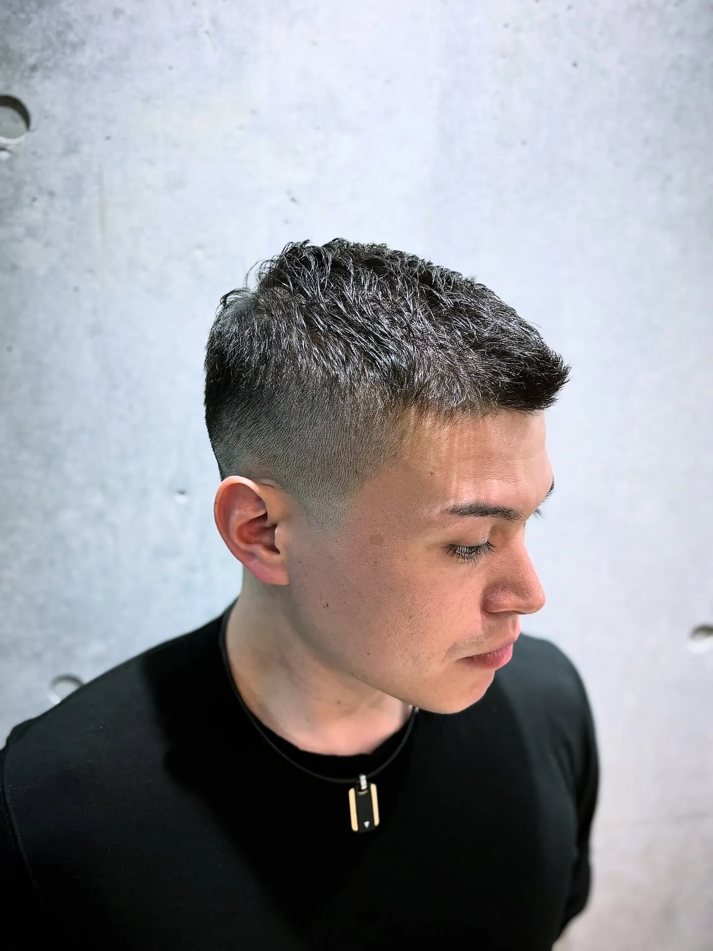「フェードで魅せるクルーカット」